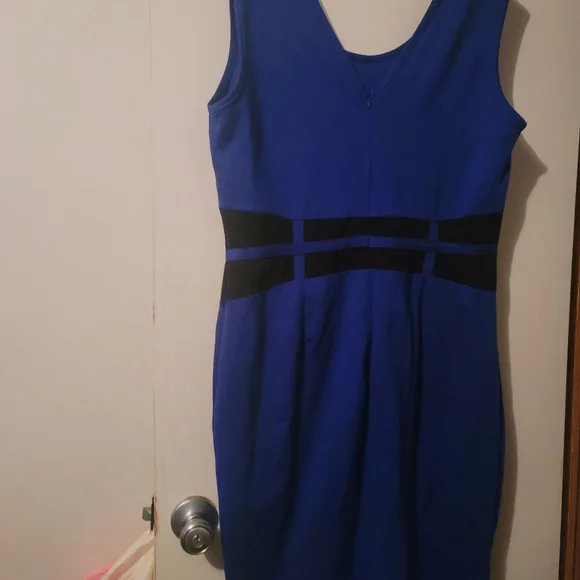 Plus Size Ashley Stewart Blue & Black Midi Dress Size 20. Very comfortable. - Picture 7 of 11